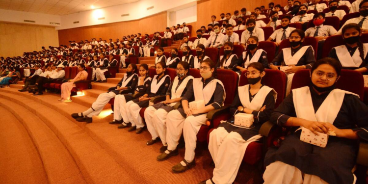 Pariksha Pe Charcha 2023: Union Education Minister invites students, teacher, parents to participate in PPC 2023