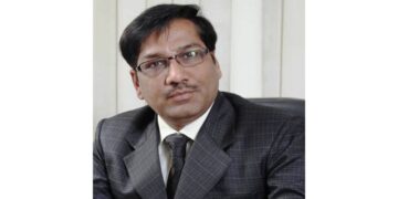 The future of education between offline and online classes